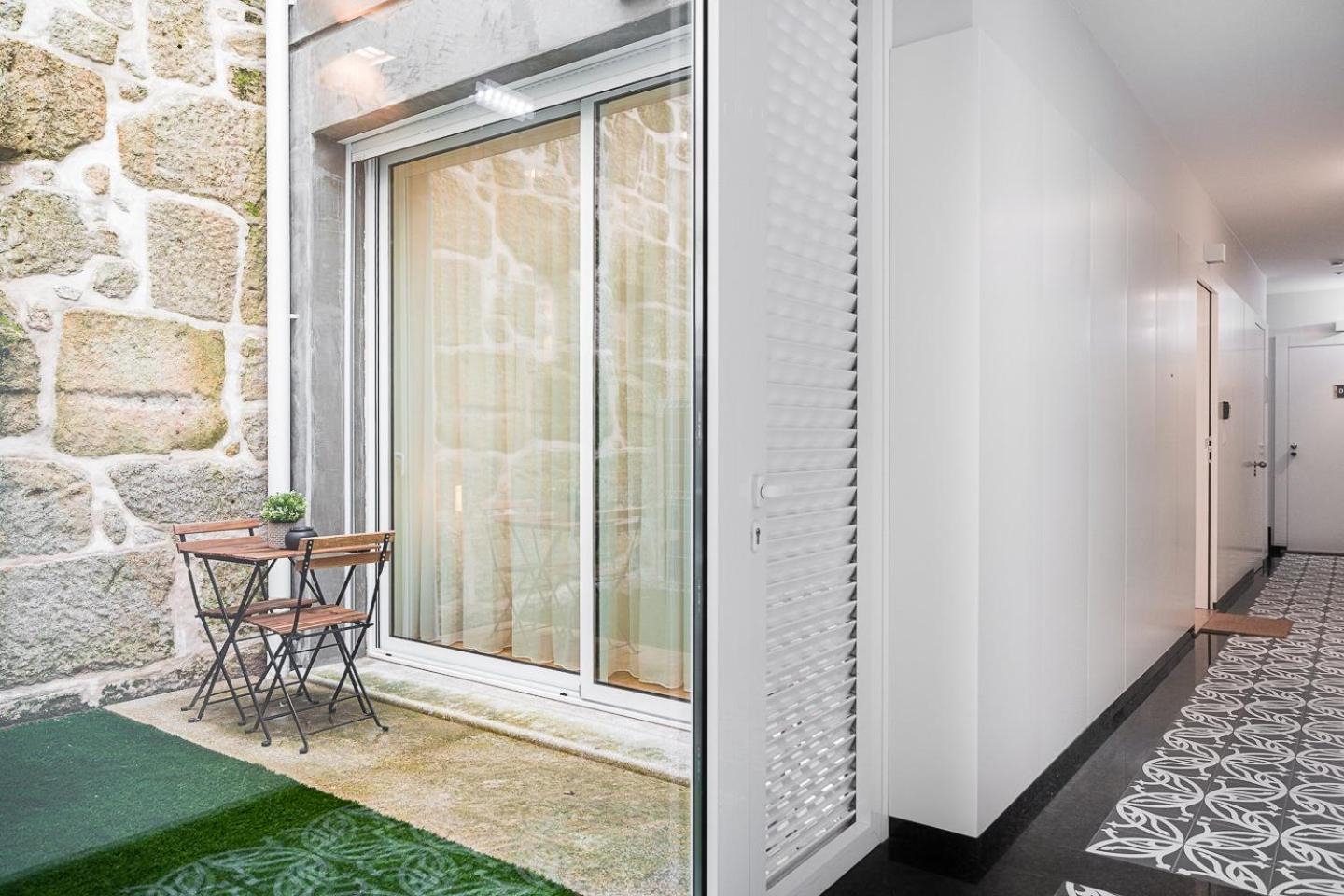 Guestready - Contemporary Studio In Porto Exterior photo